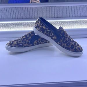 Slip on sneakers